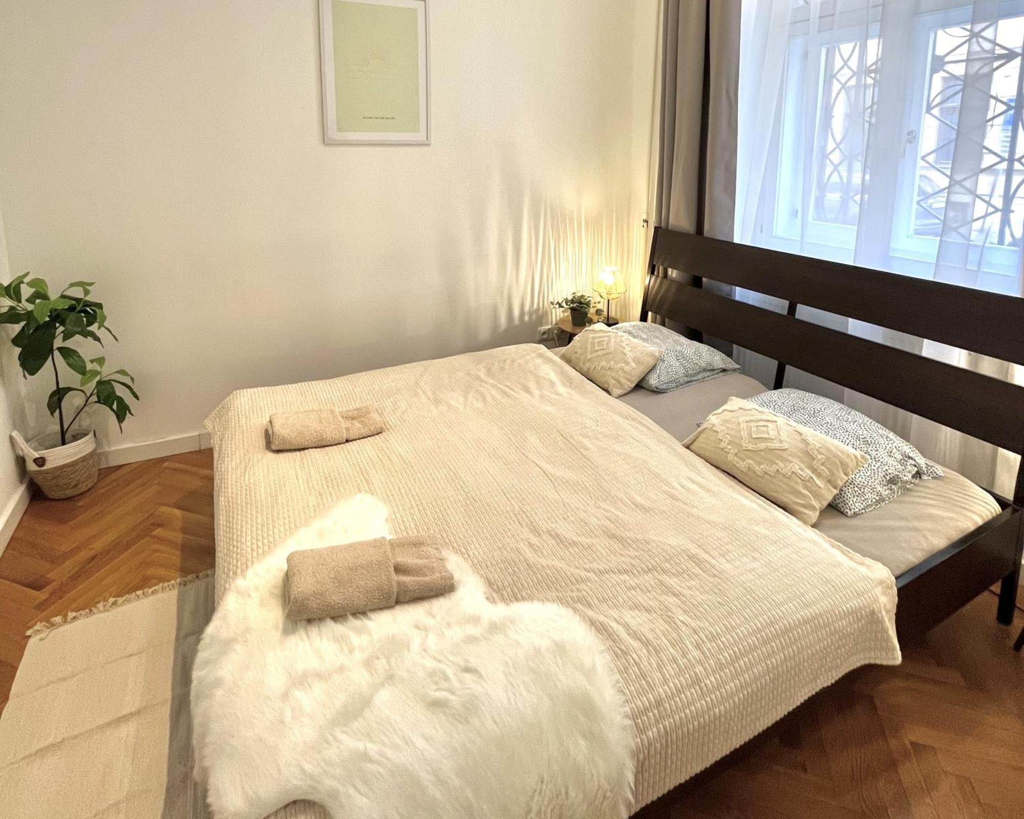 Apartment Mia - Old Town, Ac Bratislava Esterno foto